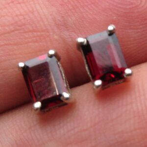*925 Sterling Silver Genuine Garnet Earring Studs
